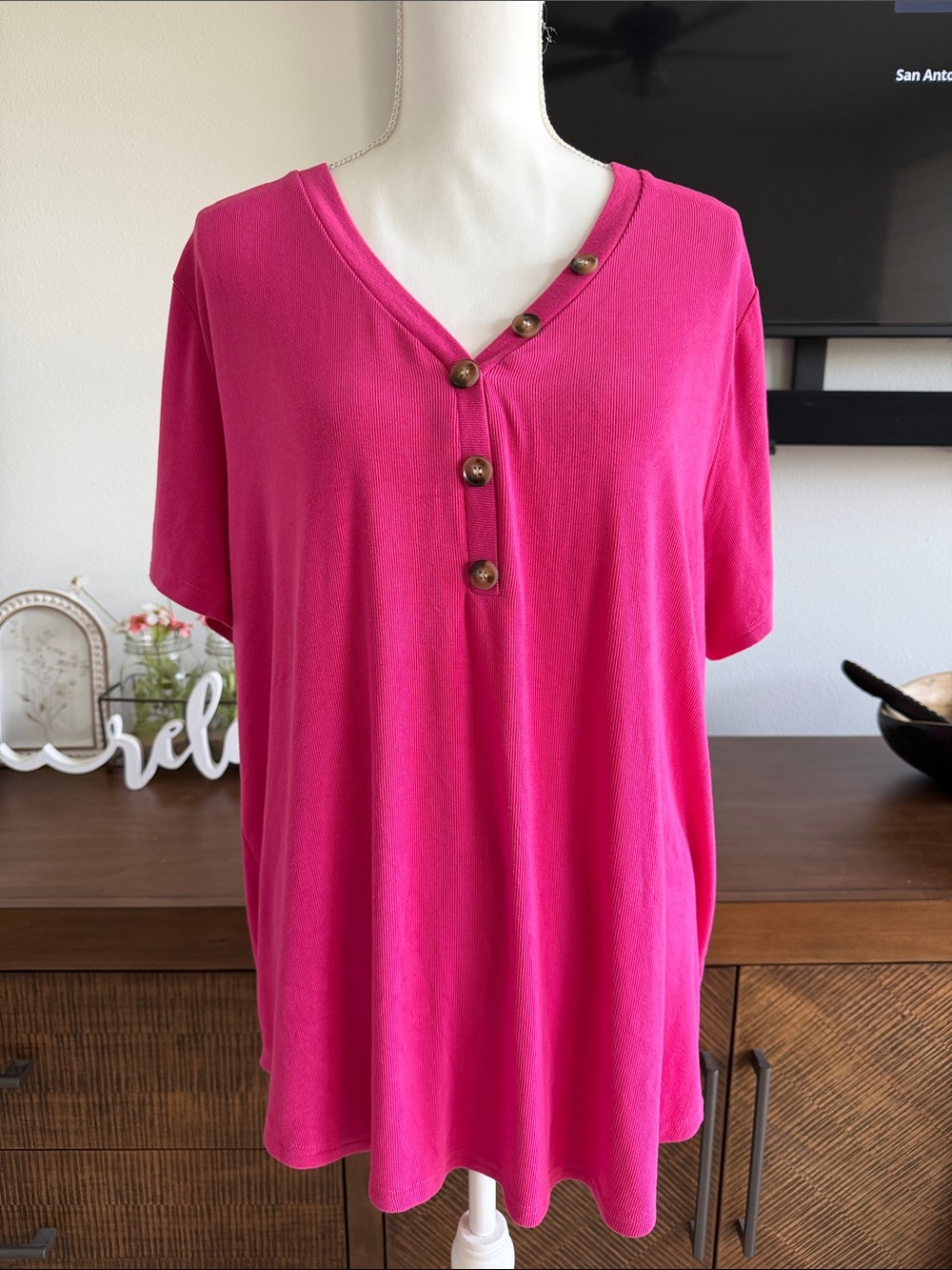 Women’s Pink Button-Accent V-Neck Top